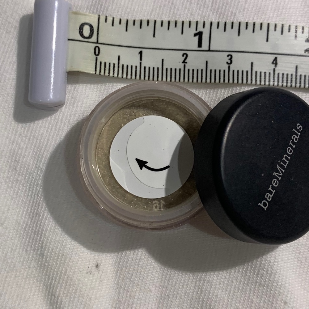 Bare Minerals Loose Mineral Powder Eyeshadow in Shangri-la - Picture 2 of 3